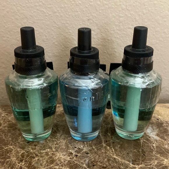 EUCALYPTUS MINT BBW/WB Three (3)-Wallflowers Home Fragrance Refills NWT & Sealed - Picture 2 of 2